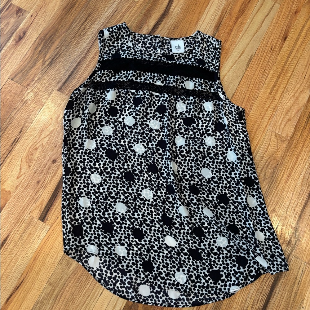 Chic Black and White Sleeveless Top